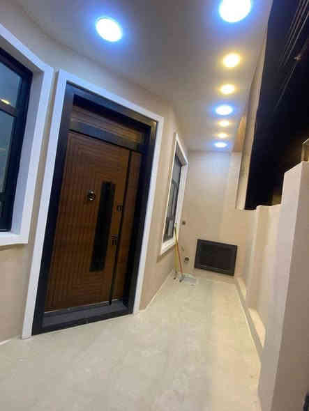 معرض عالم الابواب يقدم لكم

...ابواب خارحي قاصة مصفح تركي شركة NEW DOOR  ضمان 5 سنوات✨

🔹 تصفيح داخلي كامل من الحديد لمتانة وأمان عالي
🔹 سمك الحديد 1.5 مم مقاوم للكسر والخدوش
🔹 ربل عازل يمنع دخول الأتربة ويخفف الأصوات
🔹 سمك الجرجوب 25 سم يضمن ثبات الباب وجمال الإطار
🔹 ضمان حقيقي من مدة 5 سنوات الى مدى الحياة
🔹 يتحمّل الظروف الجوية والامطار بدون أي تلف
🔹النقل و التركيب مجاني داخل مخافظة الديوانية 

✨ فخامة تركية + أمان يدوم مدى الحياة
📲 راسلنا على واتساب واختار بابك المصفح الآن

للاتصال او التواصل على واتساب على الارقام التالية:- 📱***********
***********
....................................او عبر صفحاتنا على مواقع التواصل :-فيس بوك:- عالم الابواب انستقرام:- doors.world1
العنوان :الديوانية /تقاطع شارع الفرق الموسيقية #ابواب #ابواب_مداخل_رئيسية #ابواب_داخلية #عالم_الأبواب #عالم_الأبواب_لإستيراد_الأبواب_المصفحة #عالم_الابواب🚪 #عالم_الابواب🚪
