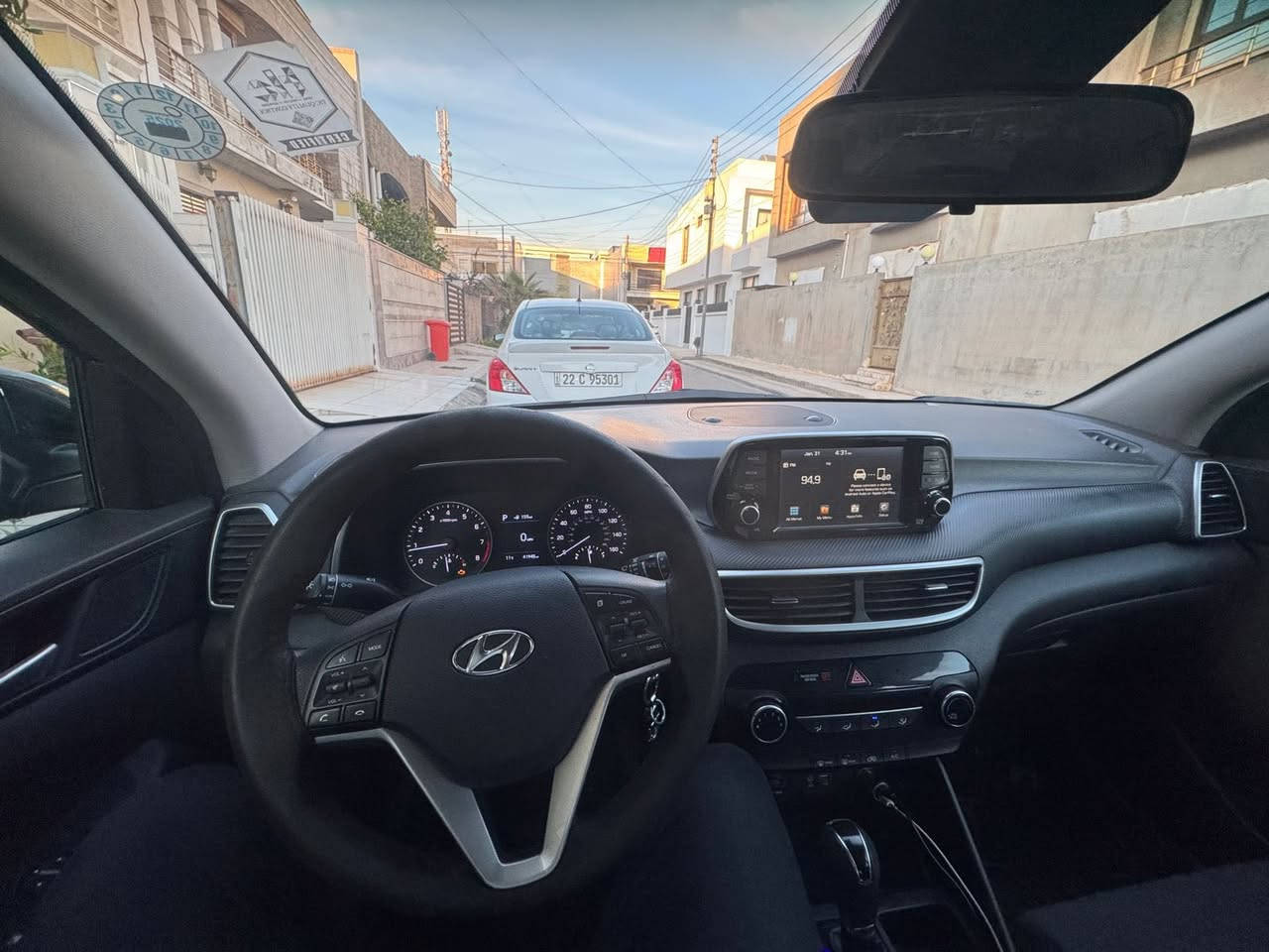 مستعجل عالبيع
سيارة توكسان 2020 امريكي ماشيه
50 الف ميل

الضرر موجود برقم الشاصي 
km8j23a46lu158286
فقط حادث امريكه استخدام شخصي السيارة 
بجم كبس مامضروب 
المواصفات
4 سلندر 2.0. 
قماش
بنزين
كاميرا خلفية
حساس رادار امامي
ايرباك6
سستم الايفون
تشغيل عن بعد
تحديد مسار
تحديد سرعة
مانع انزلاق
اوتوهولد
رقم اربيل
السيارة موجوده في اربيل
***********

السعر 130 ورقة
