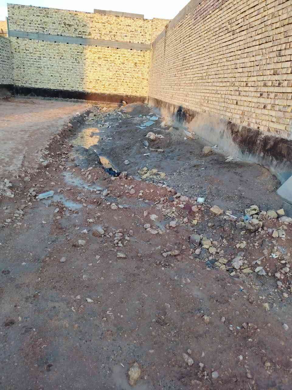 السلام عليكم عرصه 100متر سند 25 عرصات توحيد قبل السكه اسم الطابو مالته حي الفرات العرصة باسمي خلف العادلي مباشرة والاستفسار اتصل علة الرقم واني حاضر ***********
