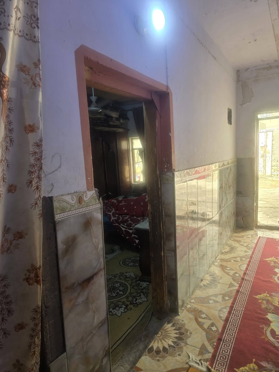 #بيت______للبيع____زراعي
المساحة ٣٠٠ متر .....
المكان حي الملايين قرب بيت
محل سيد عطيه 
يتكون من ٤ غرف ومطبخ وصحيات 
يفتح على شارعين 
البناء بلوك السعر ٣٥
الاستفسار الاتصال على الرقم 
***********
