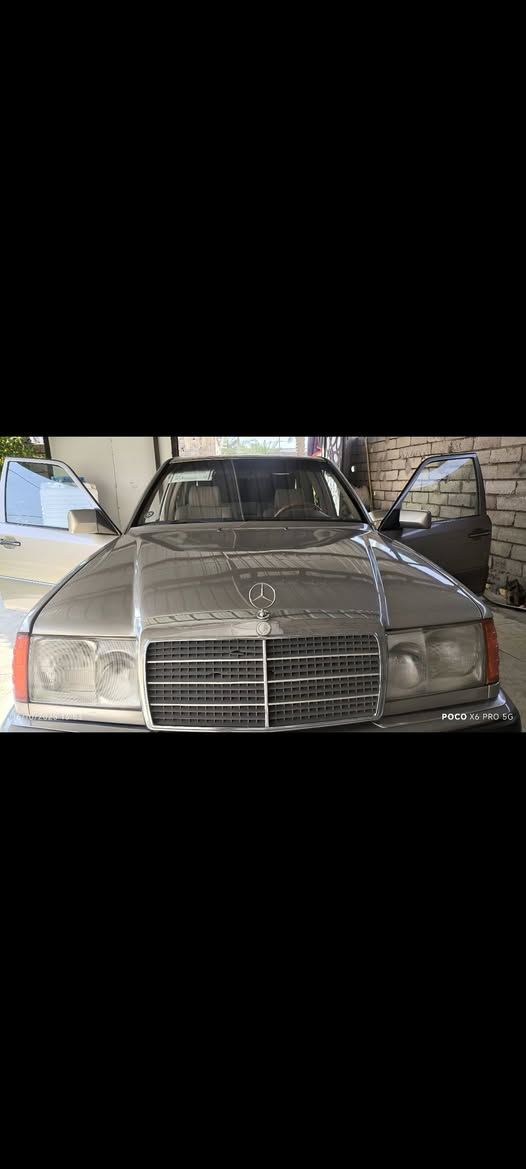 سلام عليكم مارسدس دب للبيع 
السياره مكينه 2.5
بس بيه صبغ عام للجماليه وعدي الجامه الخلف السدر مكسوره للستفسار ***********
