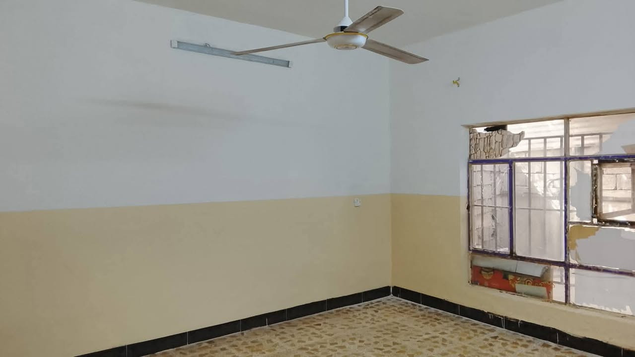 #دار للبيع:-- مساحة 200م_ #طابو صرف 
#موقع:- 77 قرب مستشفى الشفاء 
➖➖➖➖➖➖
#بناء نظيف 
#فول سيراميك
#موقع مميز جدا
__________________
سعر 132 مليون مجال
_______________
للاستفسار اتصال عالرقم
 ***********
***********
