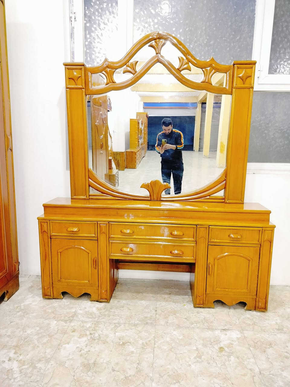 السلام عليكم غرفه مستخدمه عنوان واسط العزيزيه صاج بورمي شارع التربيه يوجد واتساب ***********
