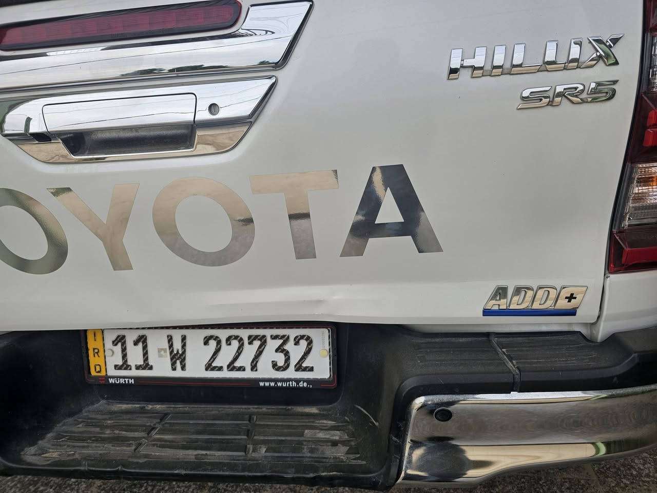 للبيع  تويوتا هايلوكس TRD 2024 ساز رقم بغداد ماشية 22 الف محرك 4000 ٦ سلندر ابيض ، باسمي
للبيع  تويوتا هايلوكس TRD 2024 ساز رقم بغداد ماشية 22 الف محرك 4000 ٦ سلندر ابيض ، باسمي 
مواصفات trd المعروفة :
1: بصمه ابواب
2: اشاره ترحيب
3: ثلاجه 
4: تبريد قطعتين 
5: فور ويل 4x4
6: كشنات تريد تدفئه
7: مثبت سرعه
8: شاشه كبيره
9: كامره خلفيه
10: محرك V6 سلندر
11: امرايات شفط
12: تحكمات استيرن
13: نظام ECO
14: شحن لاسلكي
15: مانع انزلاق
16: شاشه تبريد
17: حساسات اماميه خلفيه
18: لايت لد امامي خلفي
وبعد بيه اهواي مواصفات
بيها ضربة بسيطة اباب الجنطة الخلفي موضحة بالصور


**إذا كنت صاحب هذا الإعلان وتريد حذفه لأي سبب، رجاءا أرسل رسالة إلى الدعم الفني**