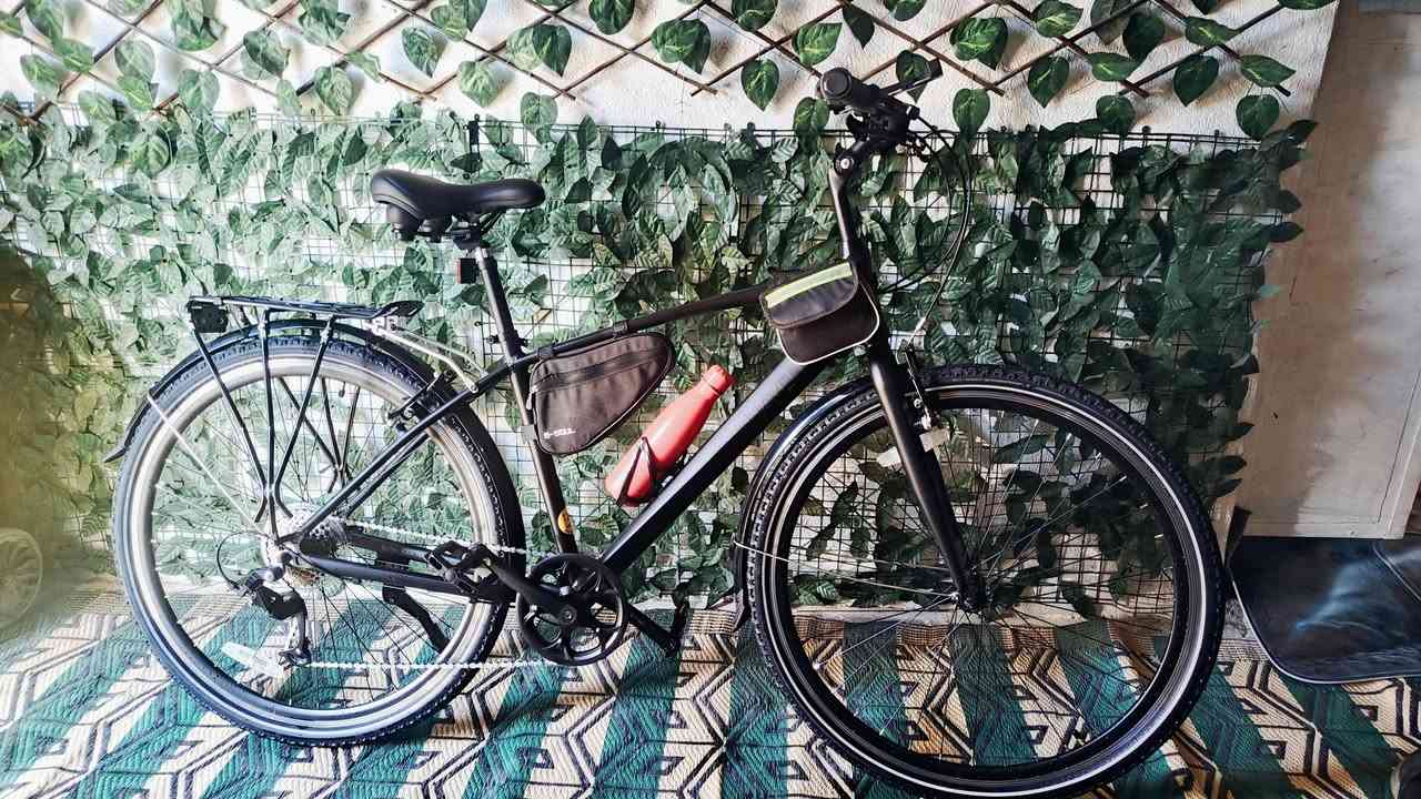 بغداد
بغداد الشعله
700C HAVEN HARBOR… سلام عليكم  باسكل ترحال

اللون :⚫☑️

المعدن : المنيوم☑️

الحجم 28☑️

وايرات دفن☑️

سرعات خلفية عدد 8☑️

نظام التبديل MICROSHIFT☑️

يحتوي على مقعد طبي☑️

ومسكات لليد مريحة جدا☑️

السعر راسني على الخاص 

مع جرس اصلي من الشركة + ستاند اصلي☑️ +لايت+خوذه+ +مطاريه الصليه+جنطه☑️ اماميه+جاملغات+سيبايه الصليه مختصه للترحال+ مكاني بغداد الشعله ☑️🔘


**إذا كنت صاحب هذا الإعلان وتريد حذفه لأي سبب، رجاءا أرسل رسالة إلى الدعم الفني**