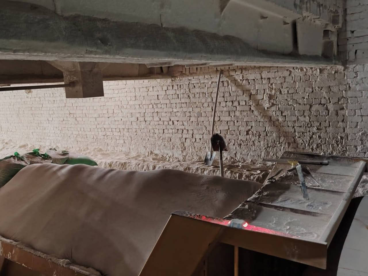 يوجد لدينا توصيل كافه انواع الجص الكرمه والنجف ع فحص وشرط الفحص قبل التنزيل مجهز مع العمال والكواني بسعر مناسب . رقم الهاتف ***********/*********** اتصل بيك خير ودلل
