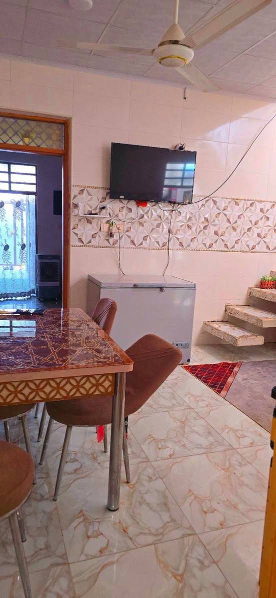 دار ١٠٠متر زراعي مداور محكمه  اساس وسقف صب كونكريت بناء 
طابوك يحتوي على غرفه نوم صاله مطبخ صحيات استقبال ارضيه بورسلين سيراميك سقف ثانوي  جاهز ب٣٨مليون  عنوان الدار  النجف الأشرف كوفه براكيه مقابل مدرسه الشهيد علي الرماحي الشارع الرئيسي والفرعيه تبليط  ٨متر 

للإستفسار الاتصال او مراجعه مكتب القمه الكوفه شارع المعمل قرب شارع المطار القديم مجاور صيدليه بلال مقابل صيدليه زحل جوار شارع سيد حبيب 
***********
***********
