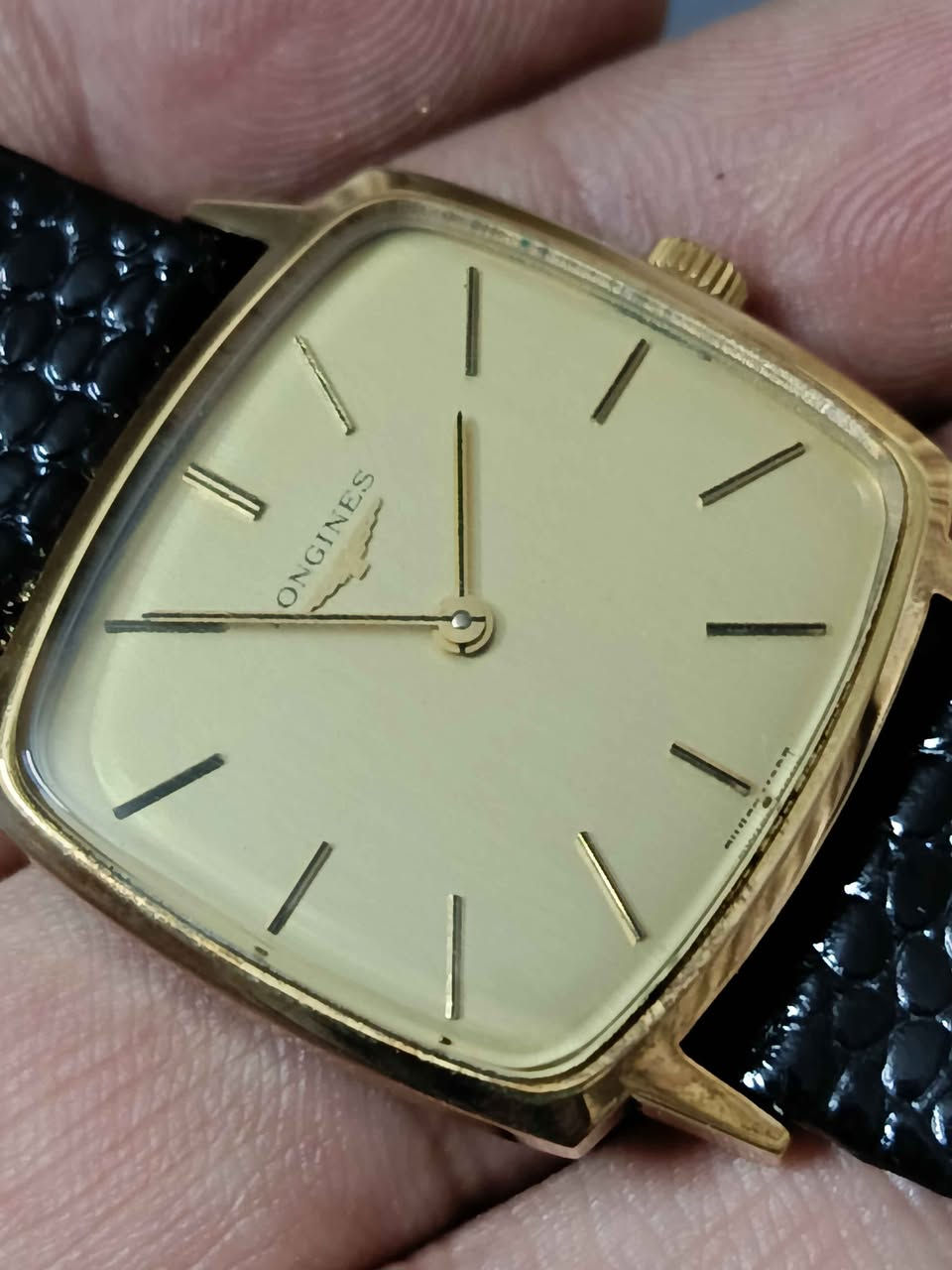 لونجينز نصب تكويك 
انتاج السبعينات 
ابعاد ٣١ ملم مربع
نظافة عالية جدا جدا الساعة بالستيكر
السعر ٢٥٠ دولار بغداد, العراق


**إذا كنت صاحب هذا الإعلان وتريد حذفه لأي سبب، رجاءا أرسل رسالة إلى الدعم الفني**