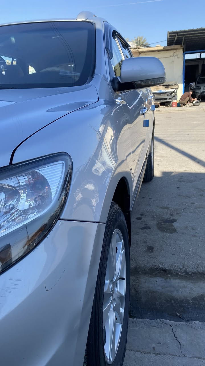 سلام عليكم سنتافي موديل 2010 سياره 7 راكب 6 سلندر أشاير مري 3قطع تبريد مبدل بيه فقط جاملغ وبدون صبغ نفس لون اثر دحجه وتبدل رقم بغداد بسمي تخم تاير جديد بيه ‭0780 615 4626‬
