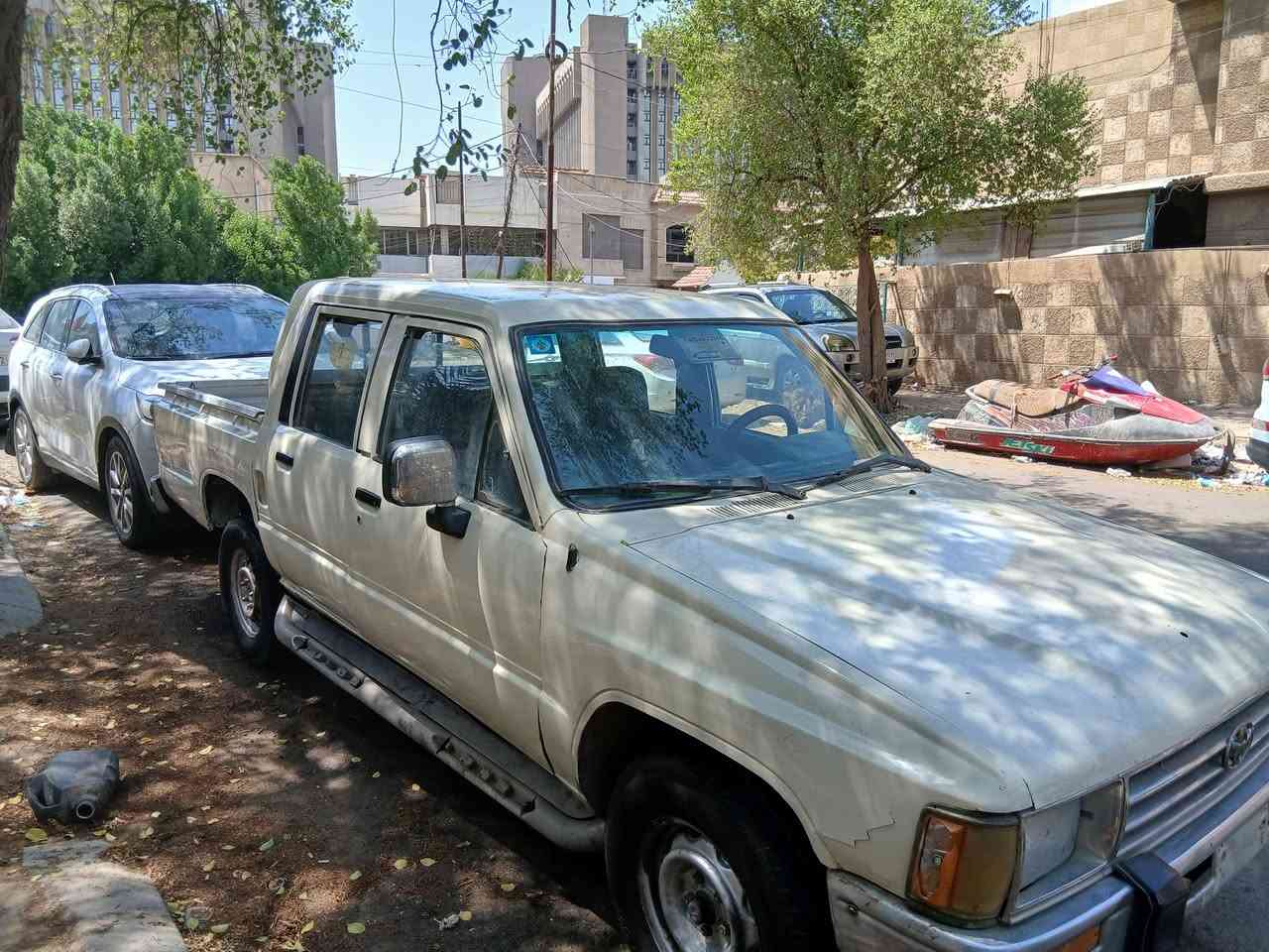 السلام عليكم ورحمه الله وبركاته 
بيكم دبل قماره موديل ٨٨
رقم انكليزي باقي على الاستلام هزه وسنويه جديده 
رقم بصره رايدها ٣٥ ورقه نواقص بسيطه 
مكانها بغداد الكرادة
***********
