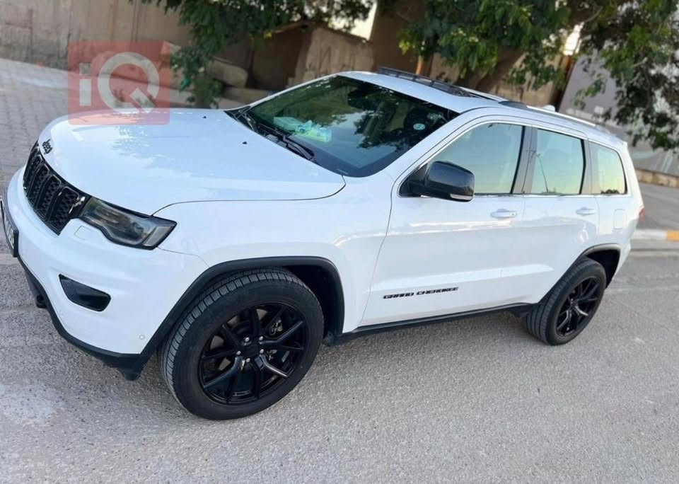 جيب 2019 خليجي وكاله ليث العبيدي  Black top
ماشيه 163 الف كيلو حجم المحرك :3600( 6 سلندر ) 

السيارة كفالة عامة 

المواصفات: 

- ويل SRT 20 اصلي 

- سلايد روف  

- ماوس وضعيات قياده الفور ويل 

- اشاير بالمري حساس مع هيتر

- ⁠داخل بيجي  

- بصمه دخول

- فول تحكمات ستيرن  

- ⁠شفتات ستيرن 

- ⁠كروس سرعة 

- ⁠اوتو هولد

- ⁠توقف ذاتي

- اناره ترحيب  

- الكشنات الاماميه كهرباء 

- شاشه   

- حساسات امامي وخلفي 

- رادار جانبي وخلفي وامامي (مانع للتصادم) 

- كاميره خلفيه

- لد امامي + زينون بلادي + زراك لايت

- دبل هوك امامي

- قطعتين تبريد

- ⁠نظام سبورت + ايكو 

- ⁠نقطة عمياء  

- مري شفط كهرباء

-رقم اربيل بأسمي تريد تحويل او وكالة 

السعر 275 وبيها مجال مكان السيارة بغداد 

للتواصل ***********  واتساب فقط 

ملاحظة :- معجبك السعر اعبر المنشور !!
