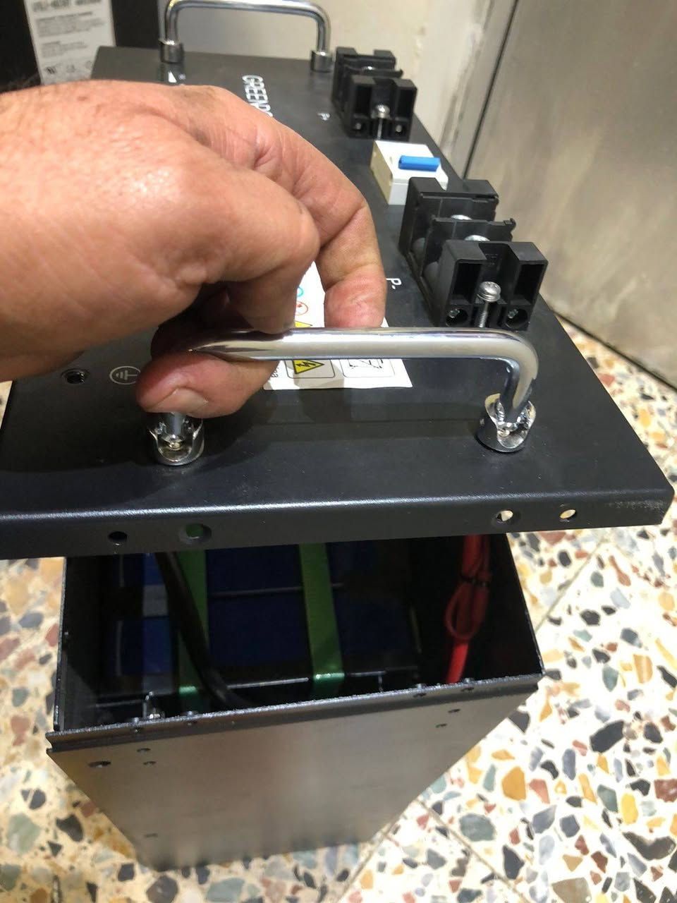 بطاريات عدد ٢ Geenpole ليثيوم فوسفات حديد 48v انتاج شهر العاشر ٢٠٢٣ باله مامستخدم سعة الواحدة 7.5kw للبيع السعر القطعة مليون و١٧٥ الف للحجز الاتصال على الرقم ***********
