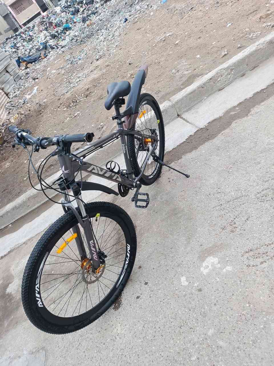 السلام عليكم بايسكل للبيع نوع ياباني حجم 27 السعر 175الف وبي مجال مكاني بغداد البياع الشراي يتصل على رقم ***********
