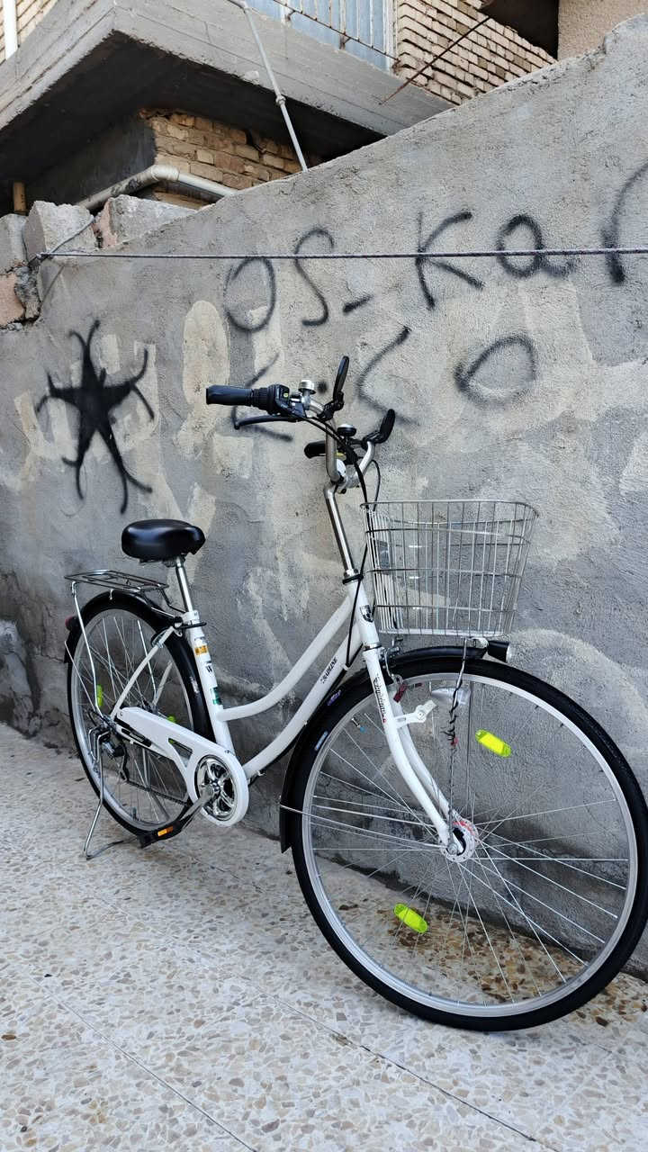 سلام عليكم 
للبيع بيسكل حجم 27 ياباني باله نضيف بل جيس 
ما مستعمل أبداً
موديل 2018 تايرات جوابه كله جديد 
كير حساس كله شغال
ربع دينار ما تصرف عليه شخط واحد مابي جديد لوك
السعر 140 قفل 
***********
