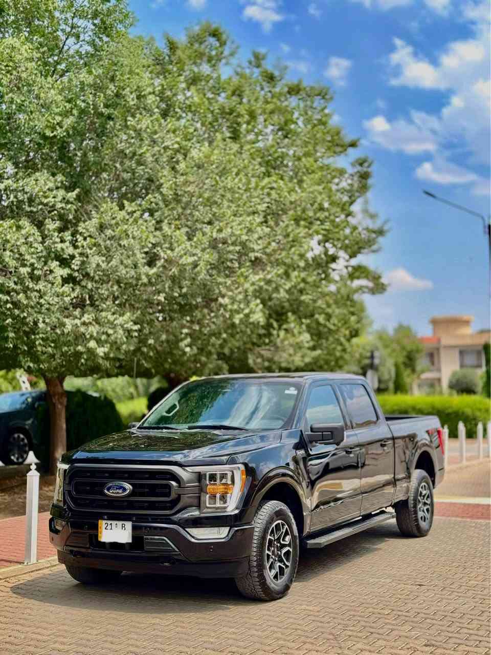 Foord f150  XLT 4x4 
فۆرد XLT قەپات مواسفات بەس پانۆراما نییە تەنها دوو پارچە بۆیاخ بێ ناو گرتن دەعمی پێشی نییە پێشی کەپسە 
گێر عەرز (طیارە)
دەرگا گەورەی بۆدی گەورە 
٥ کامیرە 
شاشە گەورە گێچ ئەلکترۆنی 
رادار ٣٦٠ حاسە پێش و دوا 
هەردو کوشنی پێشەوە کارەبا کوشن هیتەر 
تەبرید دوو زۆن مەرکەزی 
لایت چوار عەدەسە LED 
٨مۆد لێخوڕین 
مەکینە مەرخوب ٣.٥  
ماوە رۆشتن ٤٧ میل 
سعر /٢٥٨$ 
ژم / *********** السليمانية, العراق
