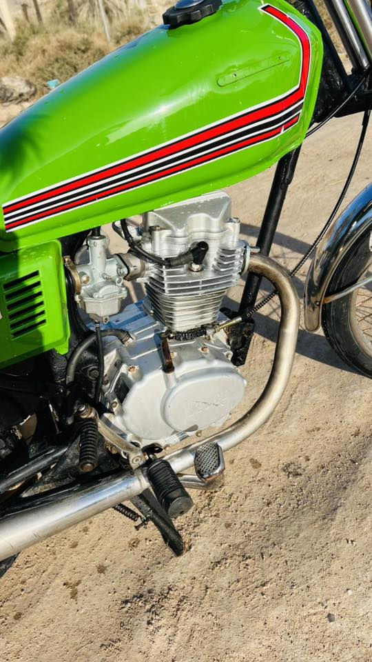 السلام عليكم دراجه ادوات نامه مكينتها اصلي شلامجه بلاد  شاصي نامه
مكينتها مبدل بيها فقط ولفات وكاور جديد 
السعر 500 وبيها مجال
مكان بني منصور
*********** اتصال واتساب
