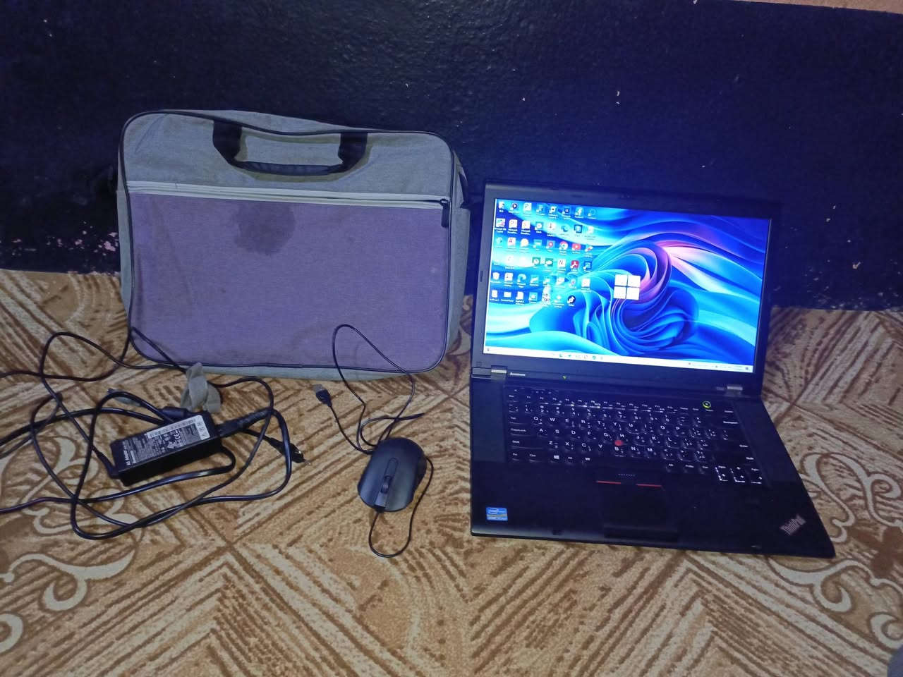 السلام عليكم لابتوب لينوفو اصلي هارد 256رام 8كيكا جيل ثالث حجم الشاشه 15.6السعر 160الف وبيها مجال التواصل على هذه ***********
