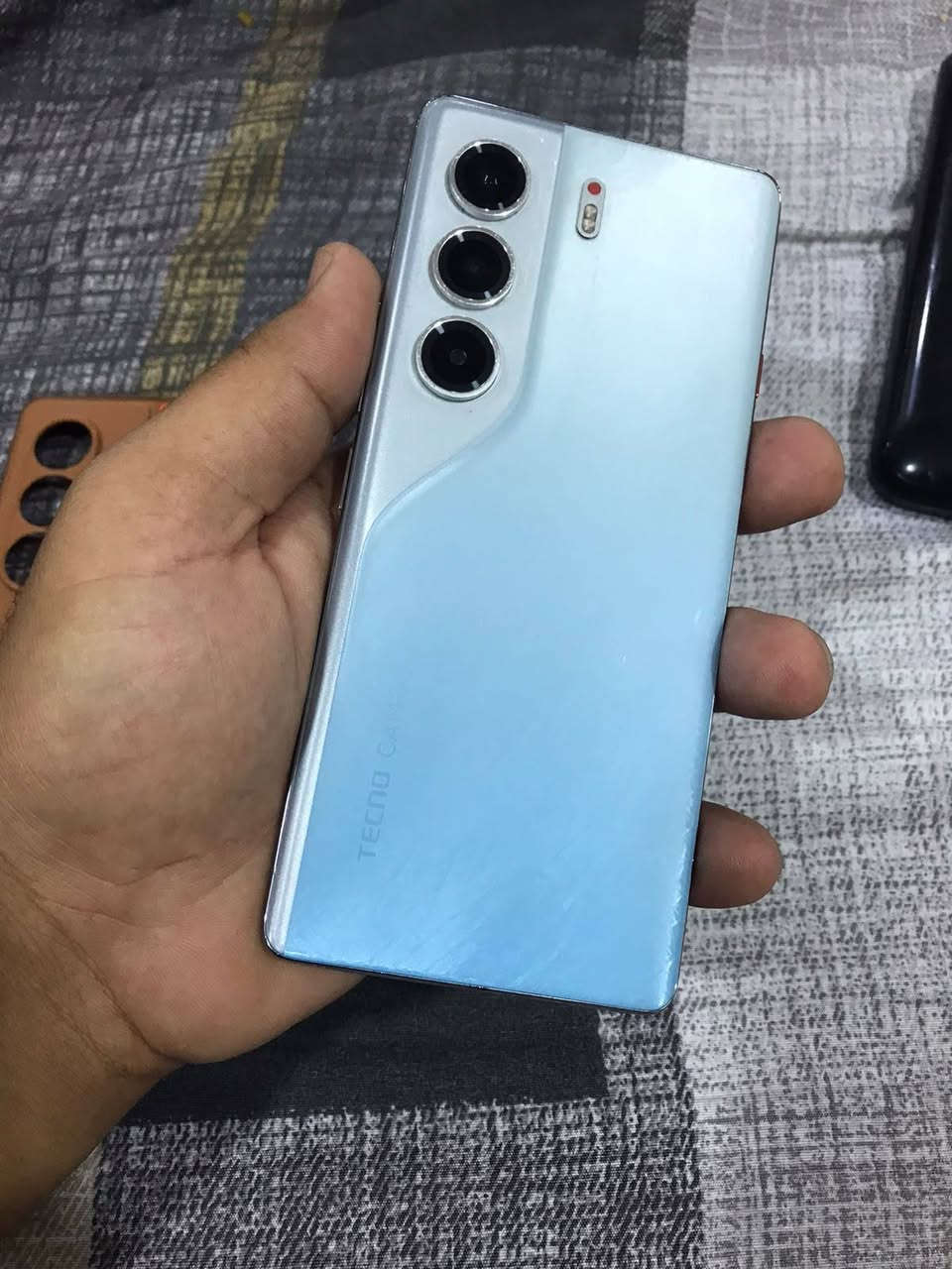 تكنو كمون 40 برو 5G ذاكرة 256 عشوائية 12+12 يعني 24 للبيع السعر 325 وبي مجال


**إذا كنت صاحب هذا الإعلان وتريد حذفه لأي سبب، رجاءا أرسل رسالة إلى الدعم الفني**