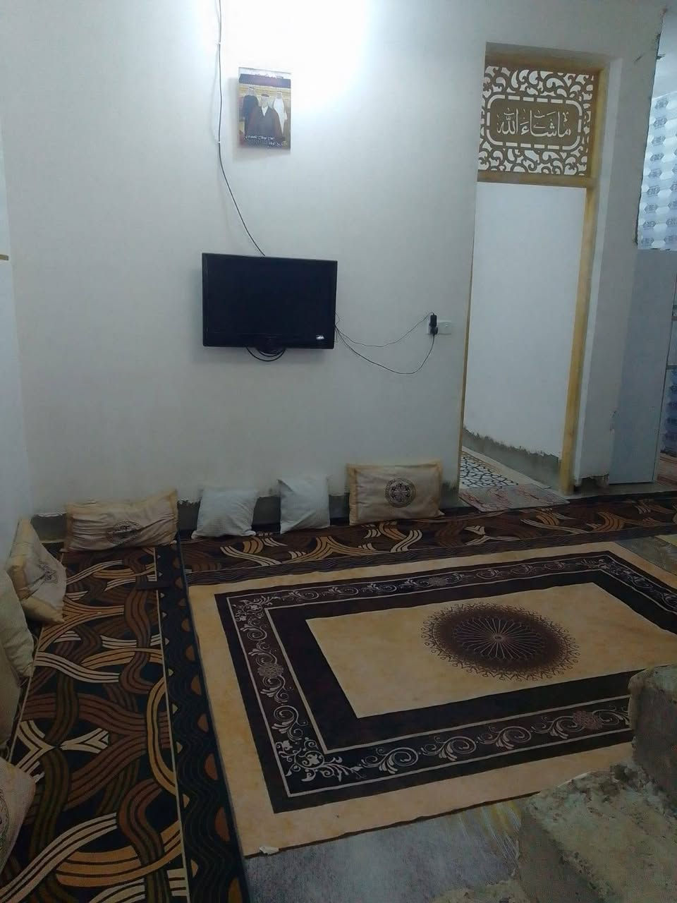 السلام عليكم للبيع بيت مساحه ١٢٠ البيت مسلح مكان البيت ام الكبر والغزلان البيت عله وجهين
مقابيل مدرسه الكرفانات 
الاتصال ***********
