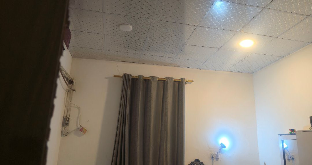 السلام عليكم بيت للبيع طابو زراعي سند ٢٥ نجف عمود 130 طريق ياحسين  مساحه 220م يحتوي على 3 غرف نوم + صاله - ومطبخ - واستقبال
  للتواصل : ***********
