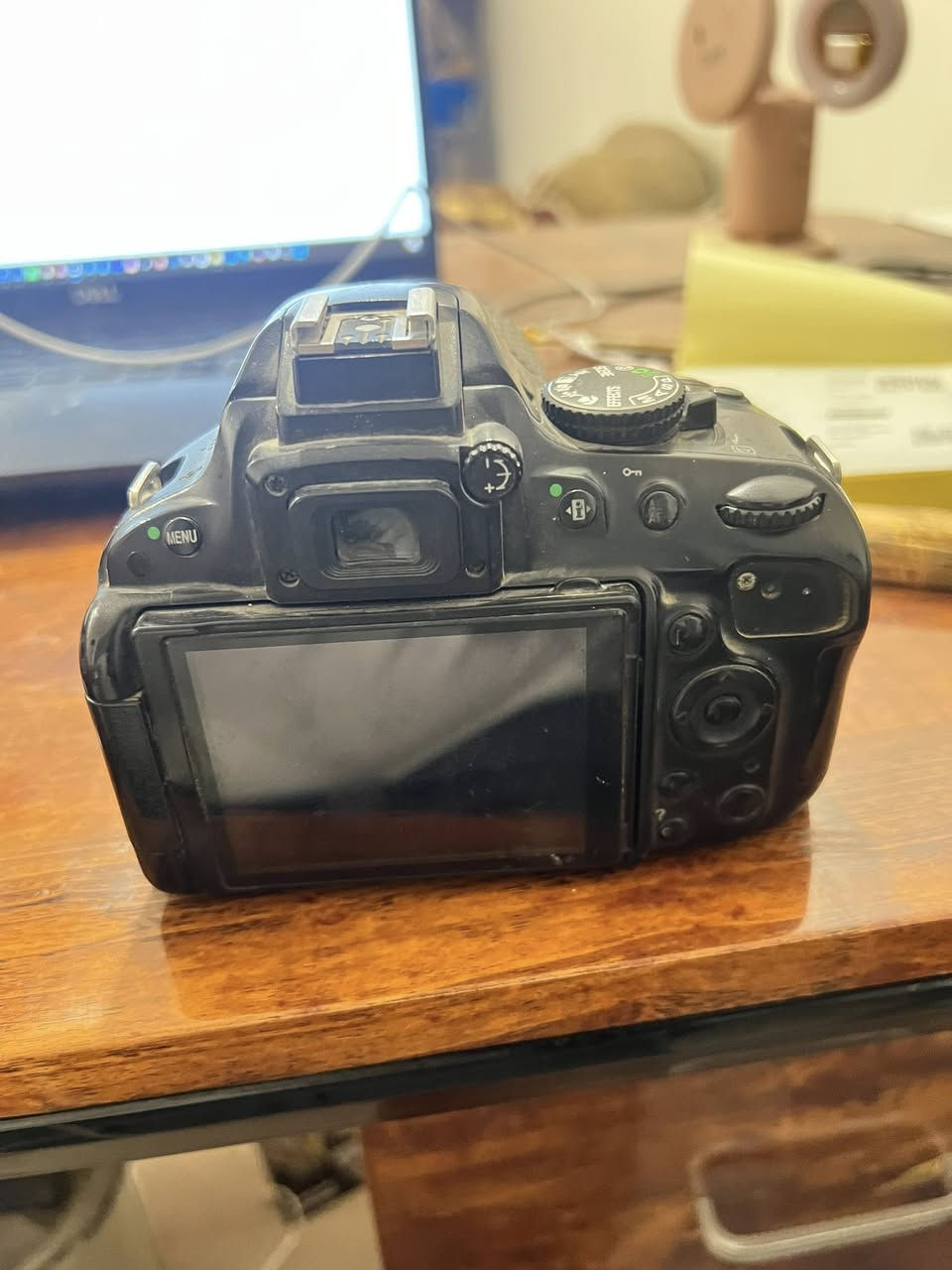 السلام عليكم كامرة كانون D5100 اشتريتها  مستعمله. وستخدمتها شخصي وتركتها الي تفيده يخلي سعر وبالعافيه


**إذا كنت صاحب هذا الإعلان وتريد حذفه لأي سبب، رجاءا أرسل رسالة إلى الدعم الفني**