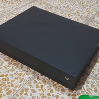 Xbox One X • جويستك ثنين • ١ تيرا