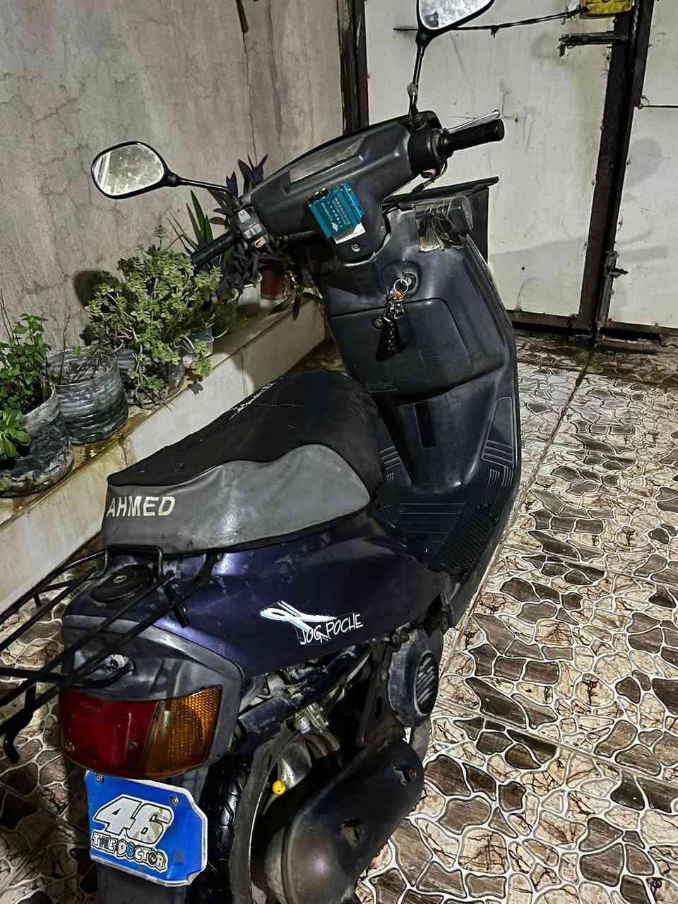سلام عليكم عيني دراجه ناريه نوعها يماها اي عيب ما بيها عيبها فقط سلف مو شغال محرك ما مفتوح محرك بلادي كهربائيات بلادي كله شغال السعر 225  بيها مجال العنوان كركوك حي العسكري موقف الكوسترات الرقم للاستفسار *********** وتساب موجود و كل الهلا
