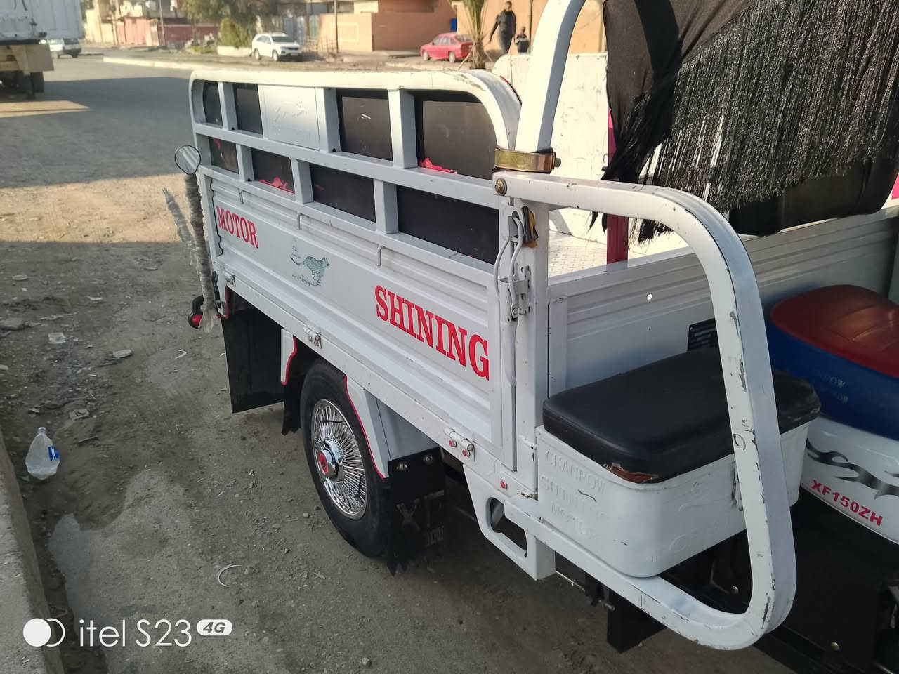 السلام عليكم ستوته للبيع موديل 2025 مكينة 2025 مكينة ما مفتوحه شاصي مامكسور وايرمنيه كلها شغاله سلف شغال السعر مليون 800 المكان موصل حي القدس رقم الهاتف ***********/***********
