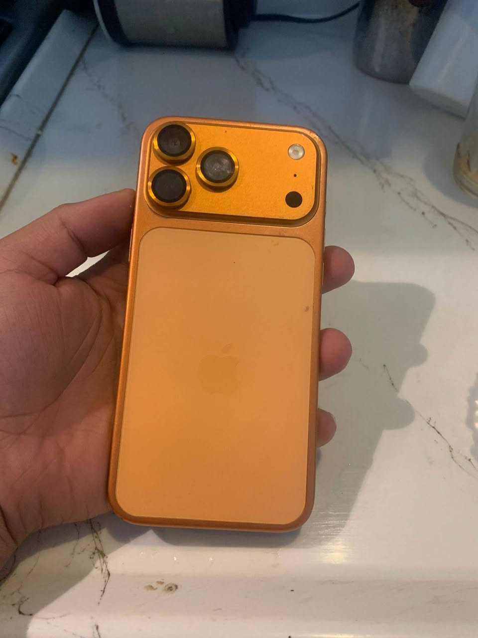 سلام عليكم فون 17 برو ماكس ملاحصه، كوبي وليس الصيني جهاز لوك بي فطر بل شاشه الجهاز كله شغال الجهاز سعره175بي مجال ومراوس ب11عادي او برو ماكس بس فرق مانطي شراي اتصل ***********
