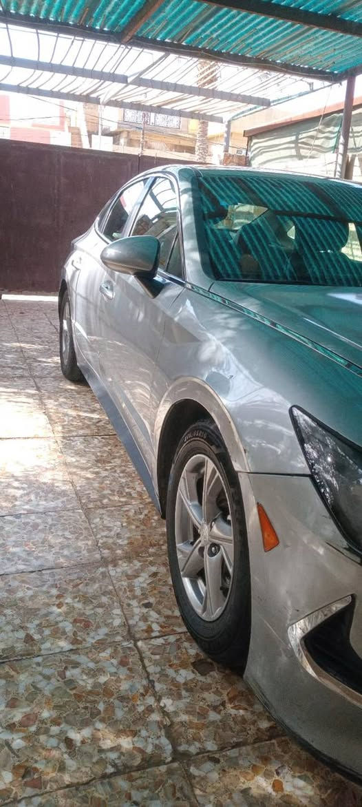 السلام عليكم
سوناتا 21معوقين 
أقل من سنتين تصبح حره 
قطعتين صبغ 
وارد امريكي 
تحكم ستيرن 
شاشه كبيره 
كامره خلفيه 
مثبت مسار 
4 انظمه قياده
سايد بريك كهربائي 
محرك GDi
محرك كير مكفول 
رقم كربلاء 
ماشيه 71الف
رقم الهاتف ***********
