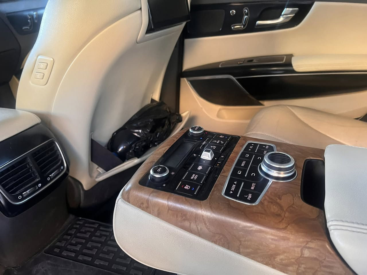 كورس للبيع موديل 14 سيارة نضيفة بيهة باب صدر وجوملغ خلفي فقط صبغ بدون حادث حدادية جديدة  155 رقم بغداد ماشية 141 فئة ثانية خليجي


**إذا كنت صاحب هذا الإعلان وتريد حذفه لأي سبب، رجاءا أرسل رسالة إلى الدعم الفني**