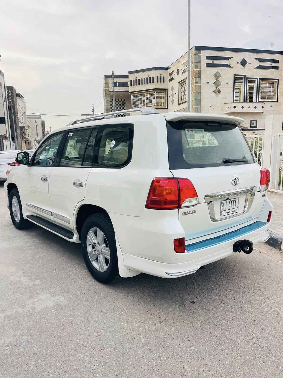 سلام عليكم
للبيع او مراوس حسب القناعه 
لاندكروز GXR 2013 ساز ماشيه 87 اصل 
مكفوله ضربه وصبغ وتبديل 
محرك وكير مكفول سياره جاهزه تخم تاير دنلوب ياباني غرفته جديده بدون تشققات 
مكفوله من الزنجار او الخياس بالابواب 
شاشه وكامرتين امامي خلفي وحساس خلفي وفتحه وتحكم ستيرا ٣ قطع تبريد وثلاجه ٧ راكب رقم بصره رباعي 2377 وبقيه المواصفات معروفه 
مكاني البصره الجبيله قرب مول بصره تايم 
للاستفسار 
***********
