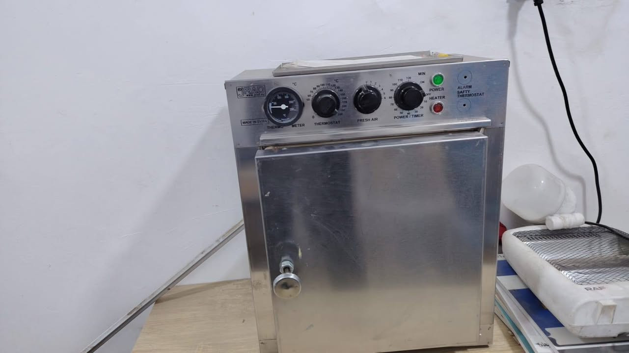 عياده للبيع مكتمل عدد كراسي اسنان 2 بسعر مناسب في بغداد ***********
