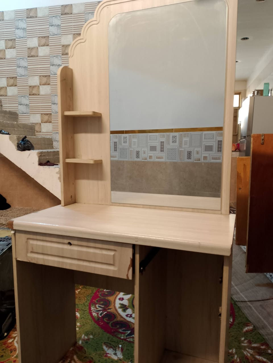 ميز تواليت  للبيع حاله جيده
ب35 عنواني رواد الشعله
خاص او واتساب ***********
