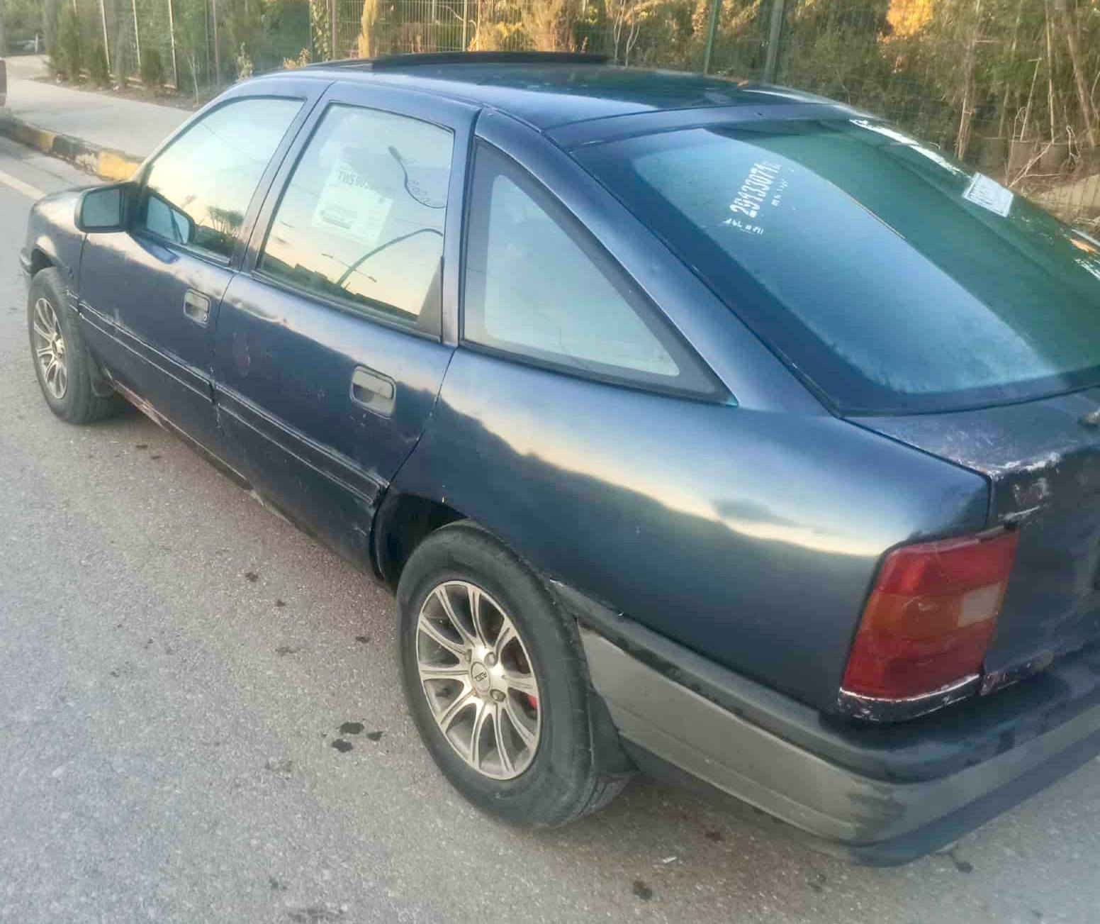 السلام عليكم 
فكترا حجم 20
موديل 91
رقم وسنويه جديد سنويه لل 2030
سيارة بدون ضرر وبدون صبغ فقط دوائر ودوسات 
مكينة وكير بشرط 
طخم تاير جديد 
سيارة جاهزه وحلوه 
السعر 32 وبيها مجال للطيبين 
رقم الهاتف/***********
