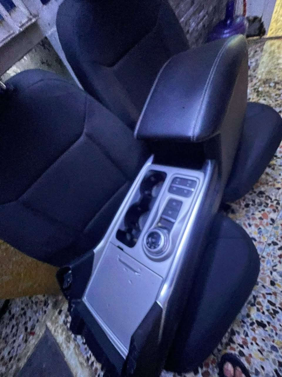 السلام عليكم متوفر فرس / حصان  اكسبلورر وكالة اصلي جديد عنواني بغداد الشعلة ***********
