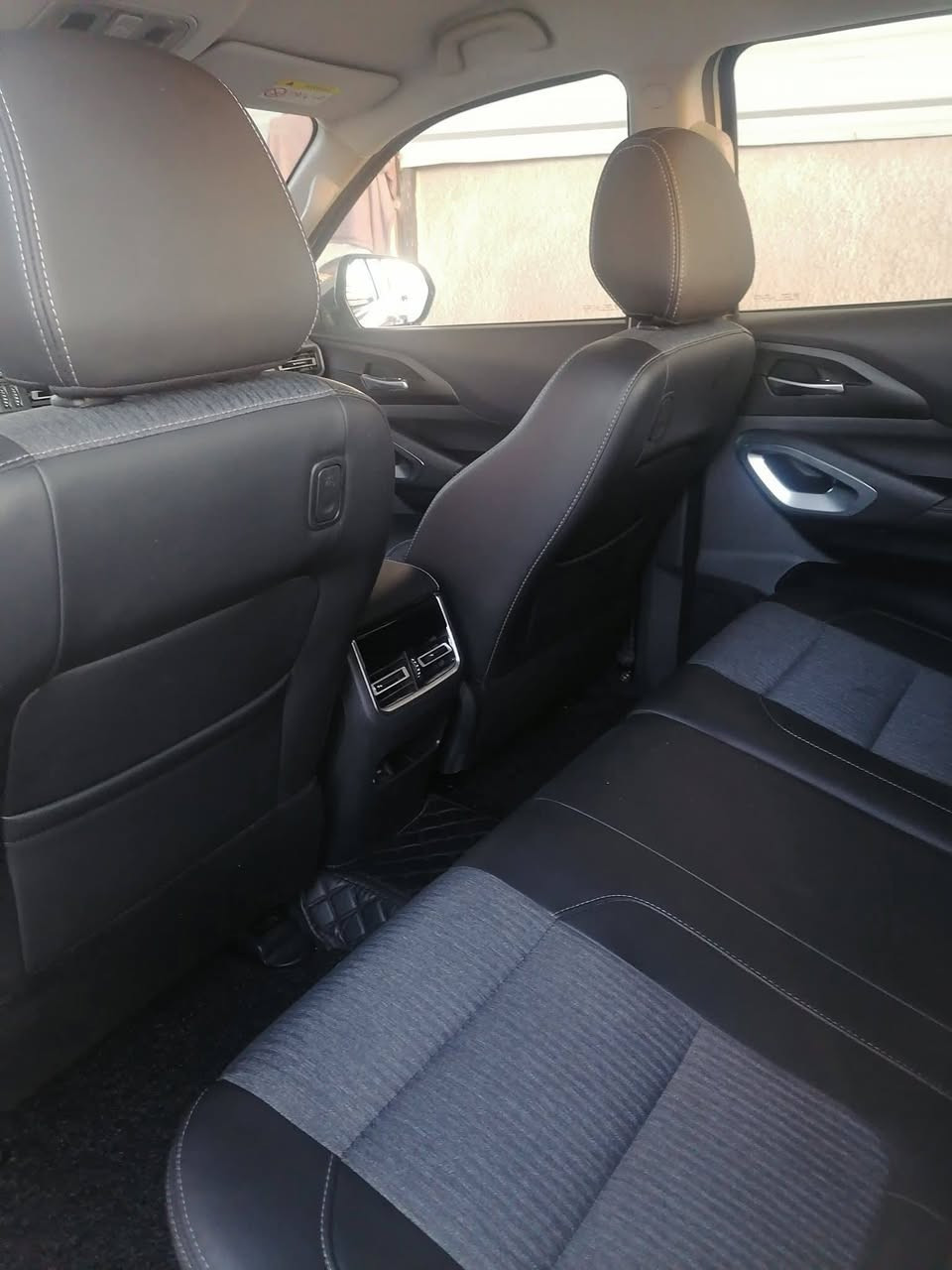 للبيع بيكب هانتر شانجان
رقم واسط بسمي
موديل 22 السياره حره  شرط التحويل
 مواصفات السياره
 3بصمات 
تبريد قطعتين 
لايت زنون 
دفع رباعي 
كشنات الاماميه كهرباء 
كامره وحساسات خلفيه كامره جانبيه 
 اشاير بالمري 
نظام قياده سبورت وايكو نورمال 
كير عادي واتو 
شاشة دشبول تحكم ستيرن 
قفل سرعه كير ومكينه مسيوبوشي بانزين عادي  سووبر 0جاج تيربو 4سلندر يعني انسه دوانز
تخم تاير
السياره اي نقص مابيها 
ماشيه 130
بيه قطعتين السياره والباقي كفاله 
مراوس حسب الرغبه الي عدك دزه سعره162بيه مجال  
***********
