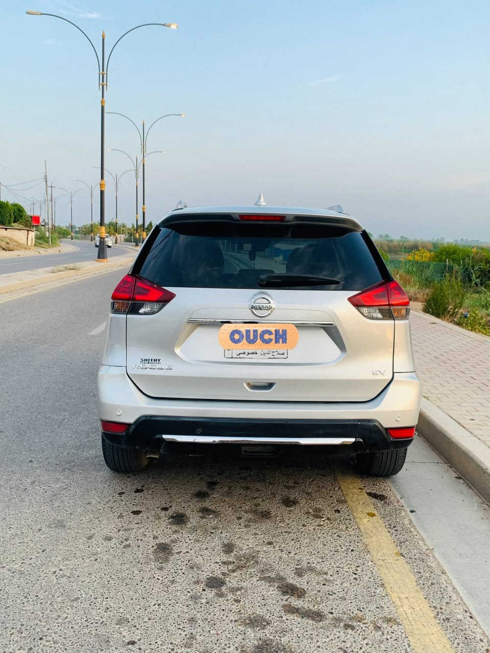 نيسان روج 2020 sv   وارد امريكي لون سلفر
ناقل حركه كهربائي
رادار امامي جانبي حساسات 
نقطه عمياء تحكمات ستيرن
بصمه +تشغيل عن بعد 
ابواب بصمه 
تحديد مسار +تحديد سرعه 
كاميرا  خلفيه
اشاير بالمري 
شاشة اعطال
مانع انزلاق
نظام ترحيب
كشنات تدفئة تبريد 
كشنات كهرباء 
تبريد 2 قطع  
بيه هواي مواصفات
محرك 2500 / 4 سلندر 
٥ راكب 
حادثها جاملغ الأيسر امامي وايرباك البرده طاك 
محرك كير ضمان 
صدر امامي خلفي +تايرات كله ضمان 
سياره رقم صلاح الدين 
مكان السياره الضلوعيـه الجبور 
الأتصال على الرقم 
***********
