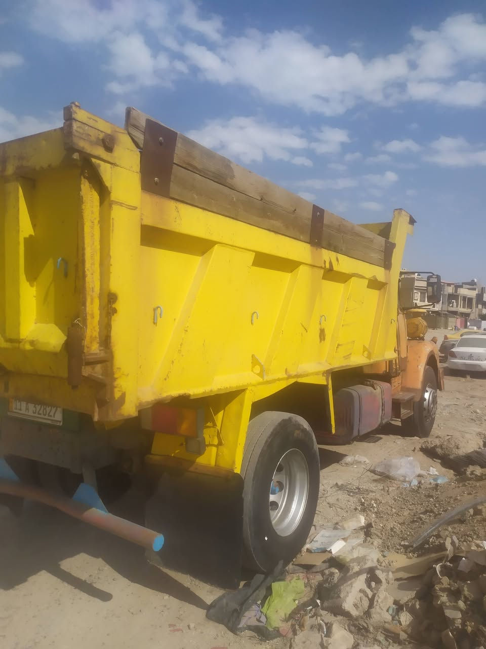 السلام عليكم
سكانيه ١١١ موديل ٧٥ دبل قماره
كير ٥ ب٥ مكينه ١٢ ونص مكفوله 
بسمي رقم بغداد دولي
 تخم تاير 
باتريات جدد
اكسل ملاكم
ويلات 22,5
العنوان بغداد حي الجهاد
رقم الهاتف ***********
***********
