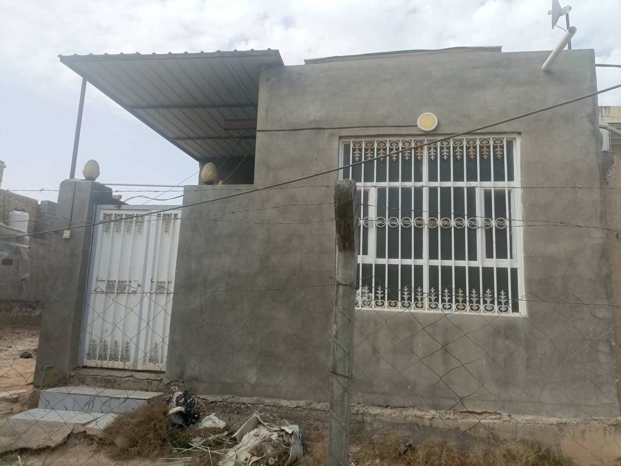 يالله دار  البيع المساحه 72متر
طابوزراعي سند 25قرار محكمه. سعر مناسب 

اساس صب سقف عكاده درجه وله البناء

العنوان كوفه علوت الفحل شارع ريسي 

يحتوي ع غرفه و ستقبال . ومطبخ وصاله  وتخاريج 

الستفسار تصل ع رقم ***********وتساب. يوجد كافت

 المساحت الزرعيه
