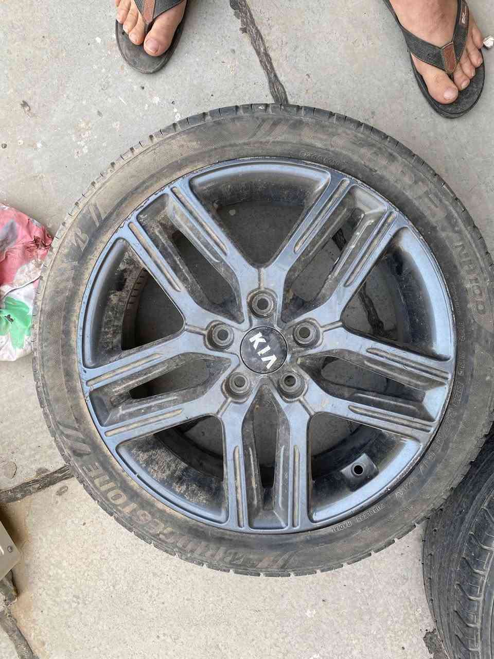 السلام عليكم
تخم ويل مال كيا فورتي جيتي لاين للبيع 
الويل بدون فطر او عواج بس واحد منهن صاير بي شخوط طبعاً مستخدم كلش قليل 
السعر 350 الف 
الموقع بغداد البلديات 
للاستفسار ***********
