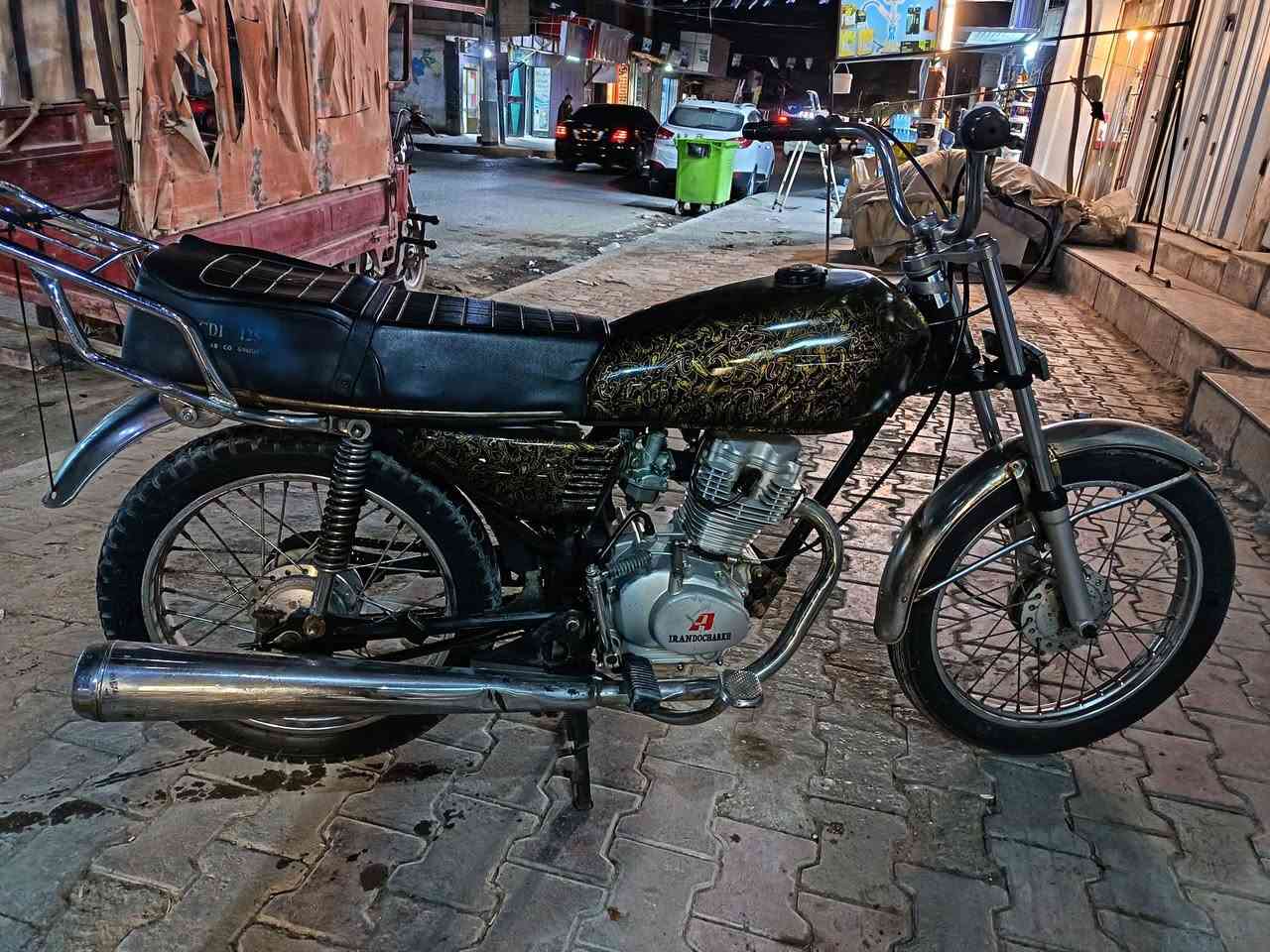 السلام عليكم ورحمه الله وبركاته 

للبيع :دراجه 4كير رابيدو اوراق اصولي لون الدراجه احمر بلاوراق موديل 2018 السعر 450 وبيها مجال 
غير متواجد على الفيس 
للاتصال ***********
