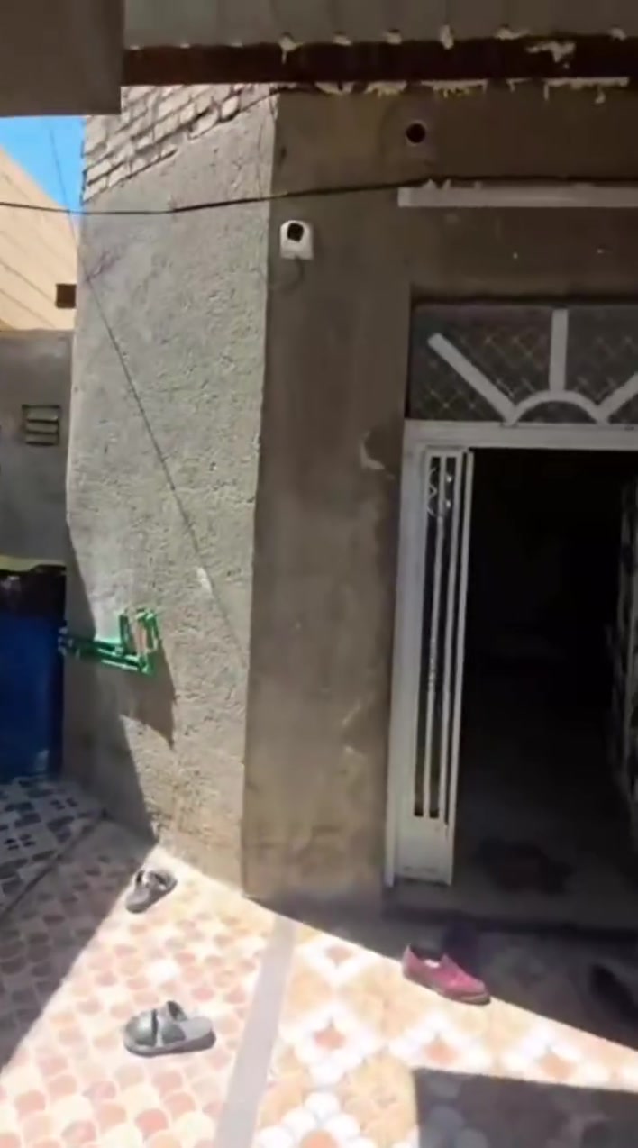 بيت البيع
حي شرطه قرب سكله سبايكر المساحه 217 متر 
مطلوب مبادوه 80 مليون 
بل يد 30 
القصد الشهري 438 الف 
التواصل خاص او التصال عل رقم 📱 ‏‪***********‬‏
