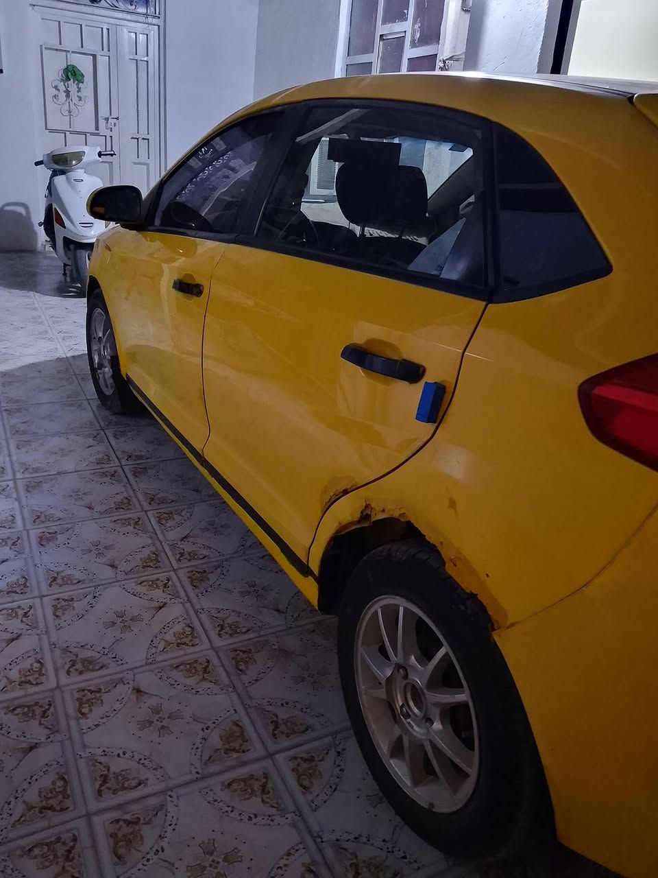 سلام عليكم شيري افلاوين 13بسمي مصفره تبريد شقال سياره حلوه سعر 25 مكاني دير ***********
