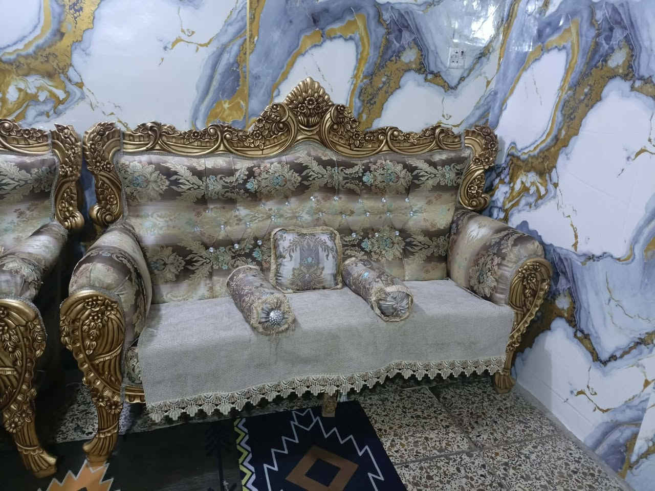 للبيع تخم ملكي راقي
تخم ملكي عدد ١٠ مقاعد مع الكوشات والطبلات النظافة فول مثل الجديد تماماً بدون ضرر السعر ٥٥٠ قفل ٥٢٥
📍 المكان: بغداد – الطالبيه


**إذا كنت صاحب هذا الإعلان وتريد حذفه لأي سبب، رجاءا أرسل رسالة إلى الدعم الفني**