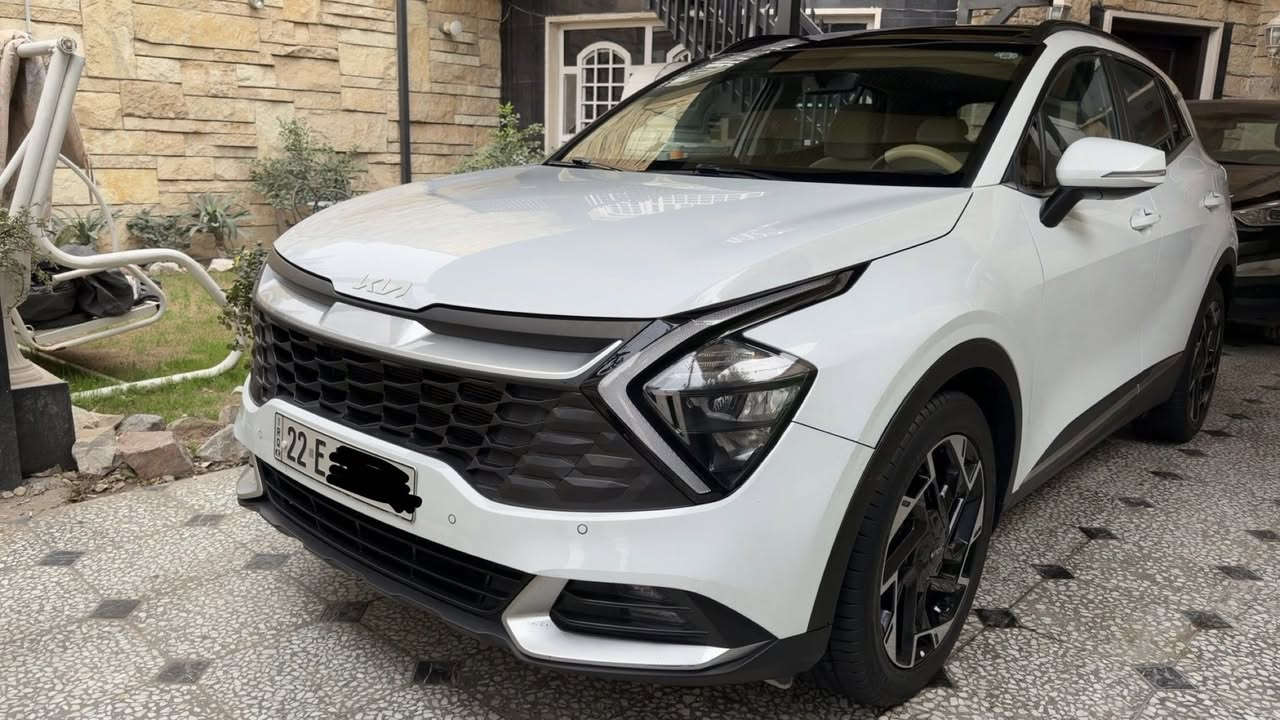 للبيع سبورتج ٢٠٢٢ خليجي فول مواصفات كفالة عامة من صبغ وتبديل سيارة جداً نظيفه بدون اي نقص شرط الفحص 
رقم اربيل تحويل او وكالة اني حاضر المواصفات :-
١- فتحة ( بنوراما ) 
٢- بصمة تشغيل 
٣- ترجيب عند الاقتراب 
٤- كشنات بيجي + تدفئة 
٥- محرك ٢٠٠٠ دوش مكفول 
٦- جنطة كهرباء 
٧- حساسات امامي خلفي 
٨- هند بريك بصمة 
٩- اريل نفكيشن 
١٠- شاشة كبيرة + كامرة 
١١- بك لايت لد + لد امامي 
١٢- ويل حجم ٢٠ + عدته وسبيره على الشركة 
وباقي المواصفات المعروفه للسبورتج 
عنواني بغداد حي الجامعة 
السعر ٢١٢ ورقة 
***********
