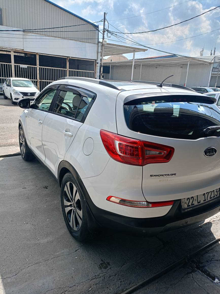 السلام عليكم ..
للبيع كيا سبورتج موديل 2011 خليجي رقم أربيل الجديد تحويل وكاله بشرط .
سياره مكفوله من صبغ وتعديل وشخوط فقط كارت بسيط موظح بالصوره . تخم تاير صدر حداديه جديد شرط التراي .كير ومحرك شرط الفحص .سعرها 129 ومجال بسيط مكانها أربيل ( *********** ) ( ***********) متوفر واتس . أربيل, العراق
