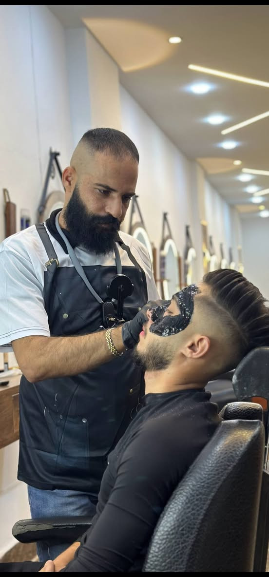 السلام عليكم
محتاج حلاقين العمل بنظام الايجار او النص حسب الرغبة
عنوان حي الشيماء
***********
