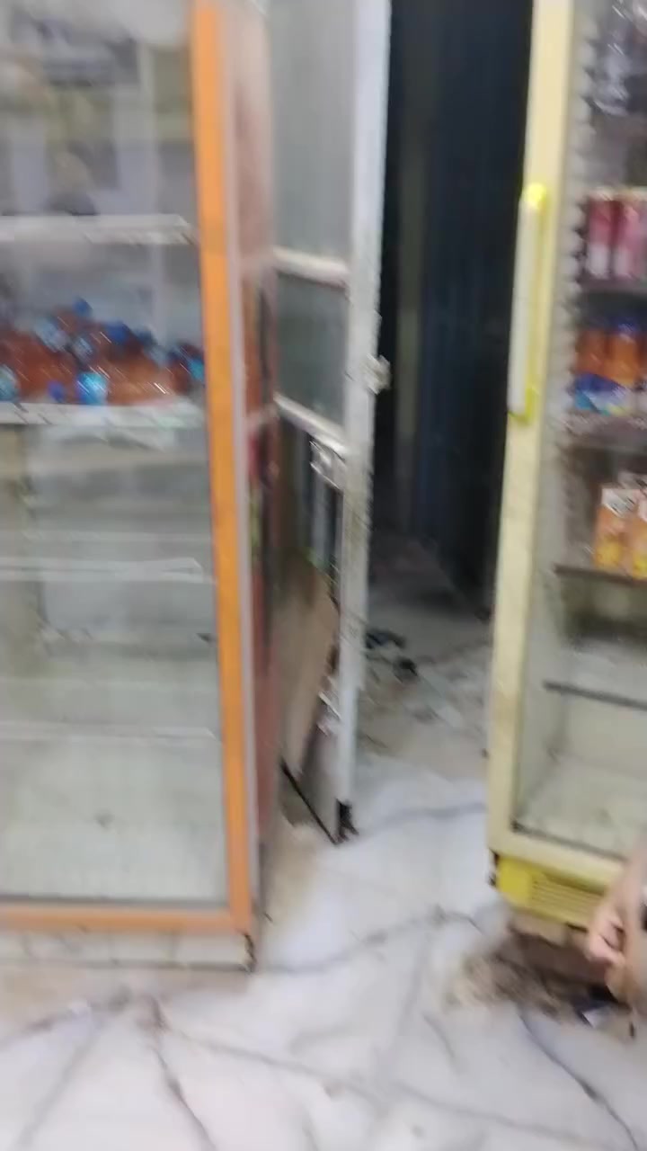 اسواق للبيع برادات كل المحل للبيع***********
