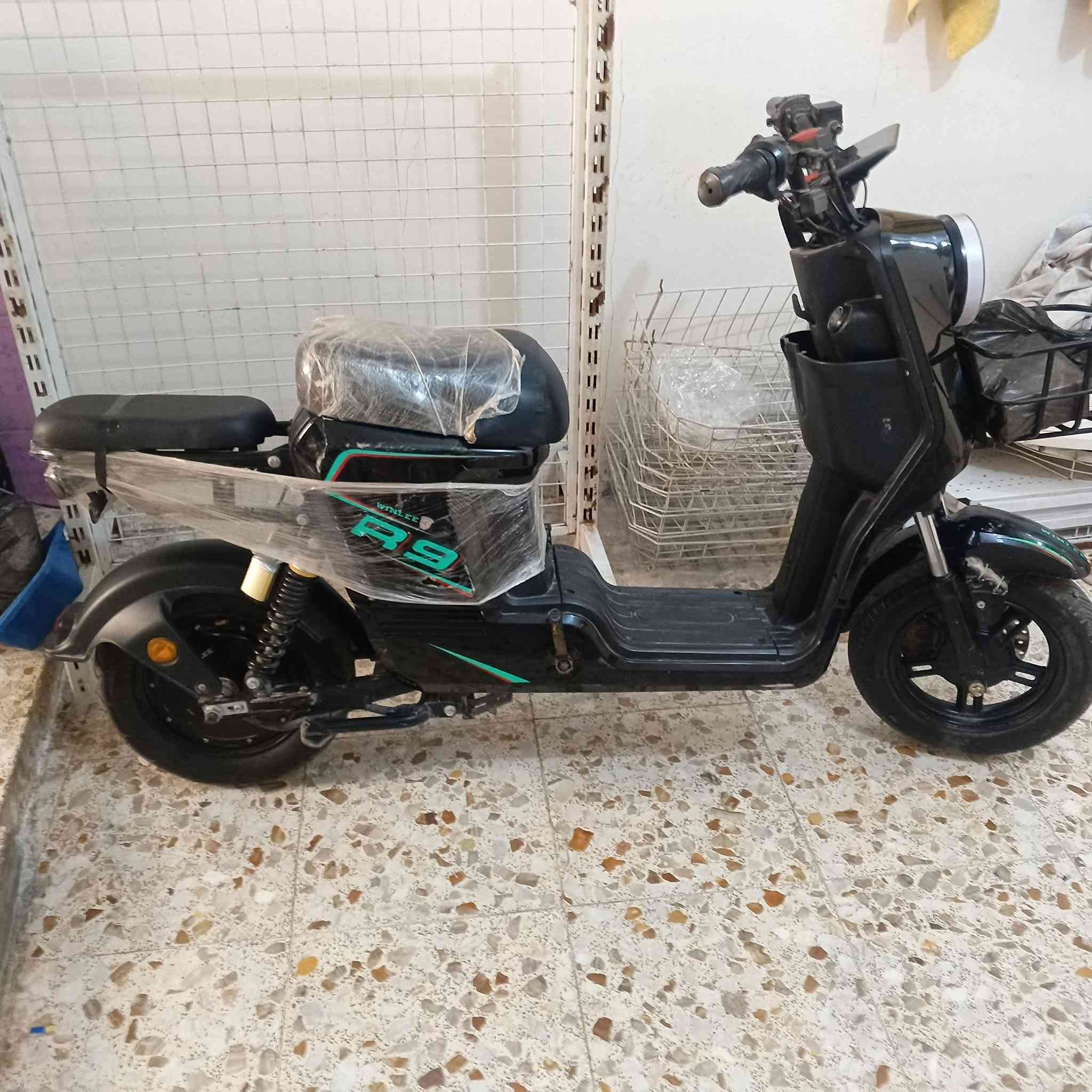 للبيع R9ولي أصلي موديل 25 سرعته 109 سعر 300 كربلاء ***********
